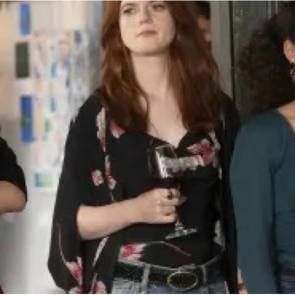 ISO Kimono shirt from the Time Traveler’s Wife (2022 HBO show) - Picture 2 of 2